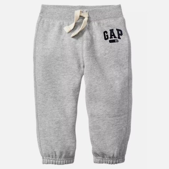 NWT GAP Arch Logo Sweatpant Jogger Activewear Bottom Pants Toddler Boys 4T 5T - Picture 1 of 2